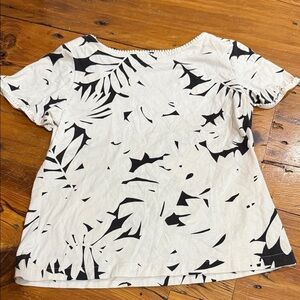 Ann Taylor Black and White Leaf Print Blouse Size Large L 100% cotton